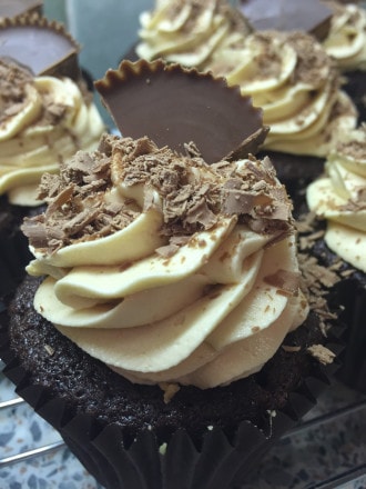 Click to order from Taylor Made Cakes of Tenterden