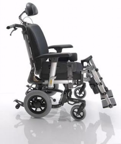 ibis_pro_comfort_shown_from_the_side_with_swing_away_legrests